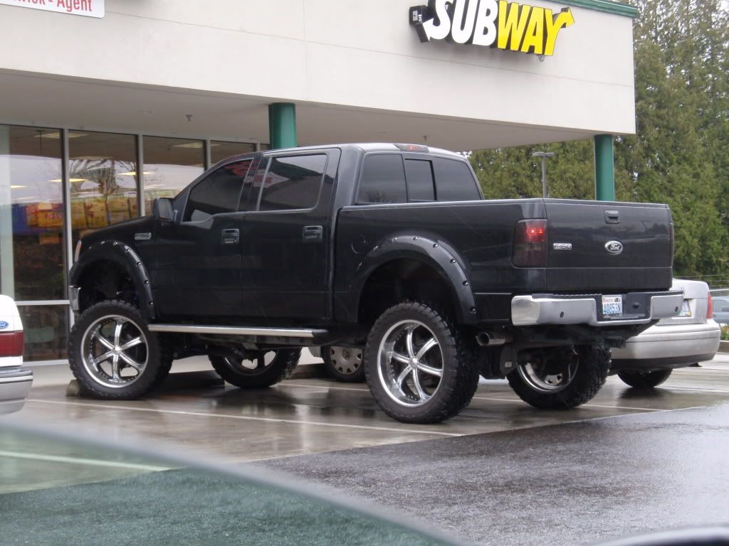 Whats with all the lowered trucks? - S-10 Forum